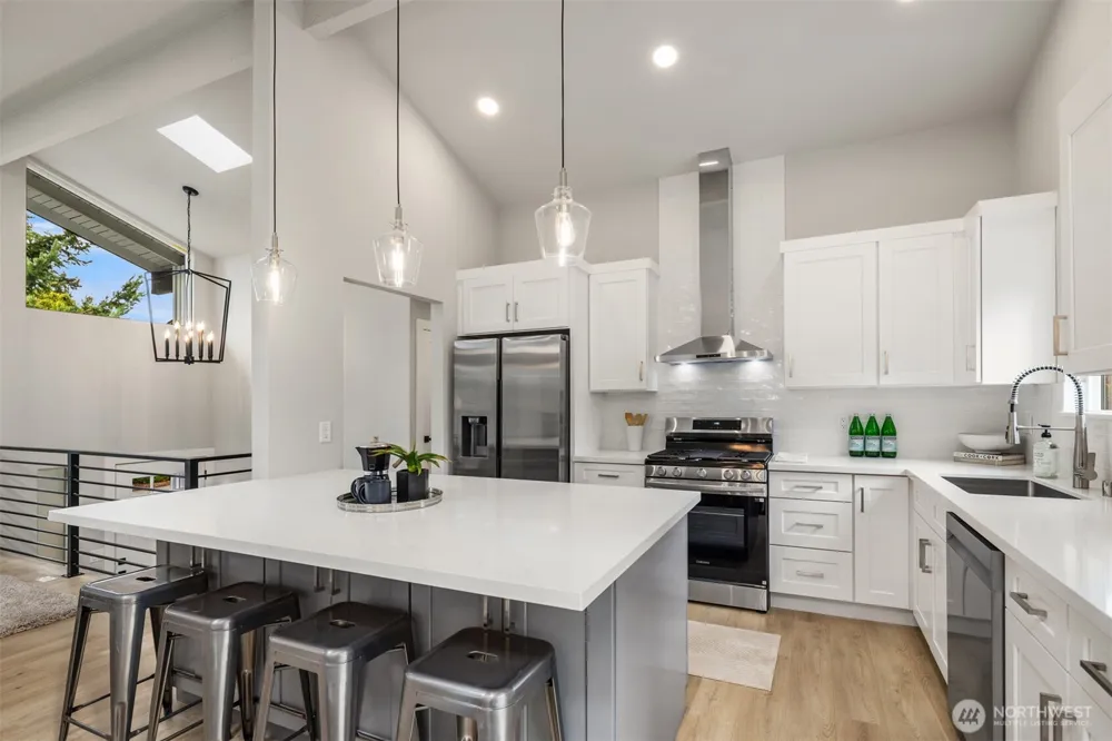 6008 116th Ave NE Kirkland, WA 98033