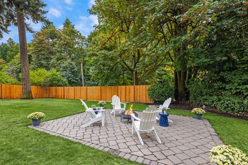 6008 116th Ave NE Kirkland, WA 98033