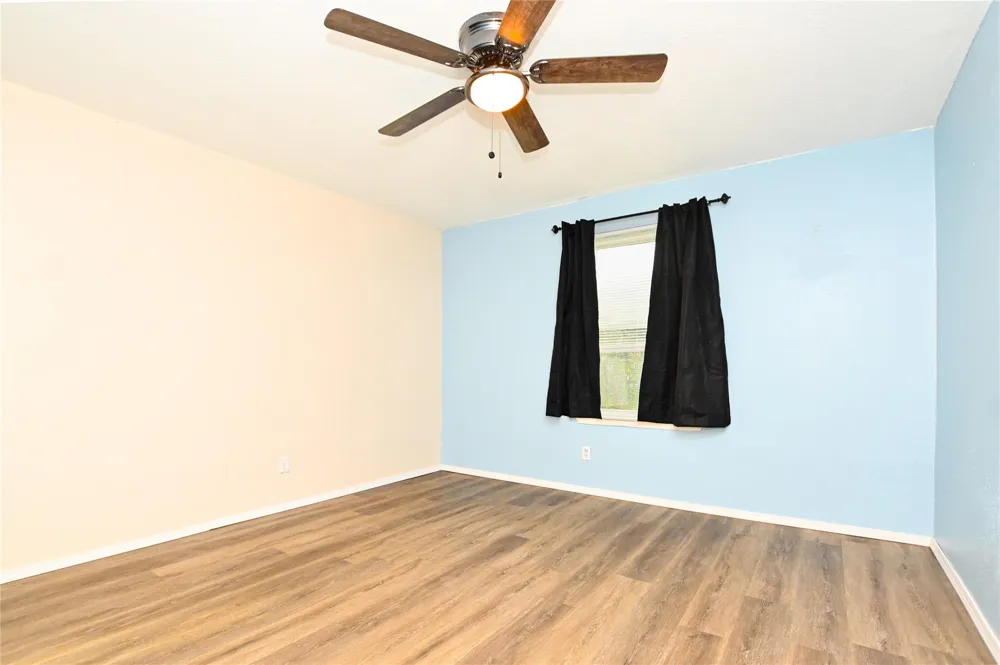 7301 Avenue L 1/2 Santa Fe, TX 77510