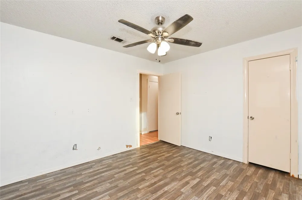 7301 Avenue L 1/2 Santa Fe, TX 77510