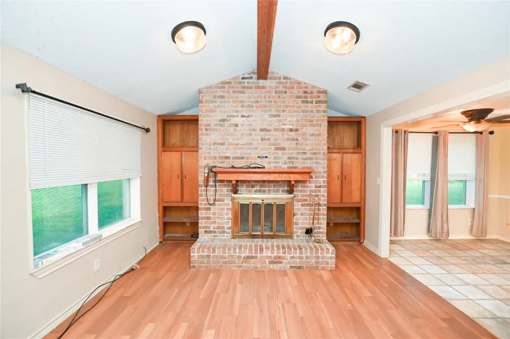 7301 Avenue L 1/2 Santa Fe, TX 77510
