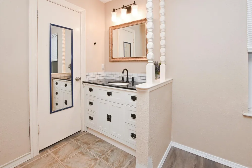 7301 Avenue L 1/2 Santa Fe, TX 77510