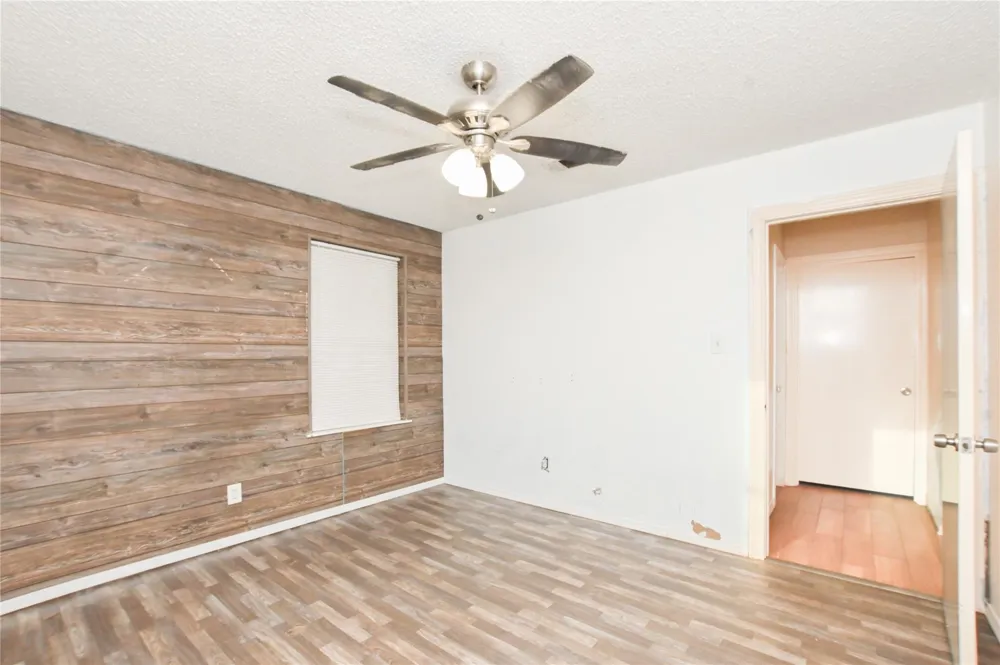 7301 Avenue L 1/2 Santa Fe, TX 77510