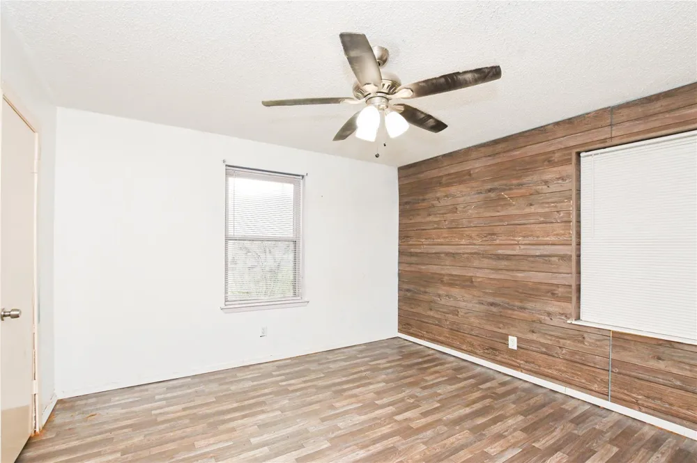 7301 Avenue L 1/2 Santa Fe, TX 77510