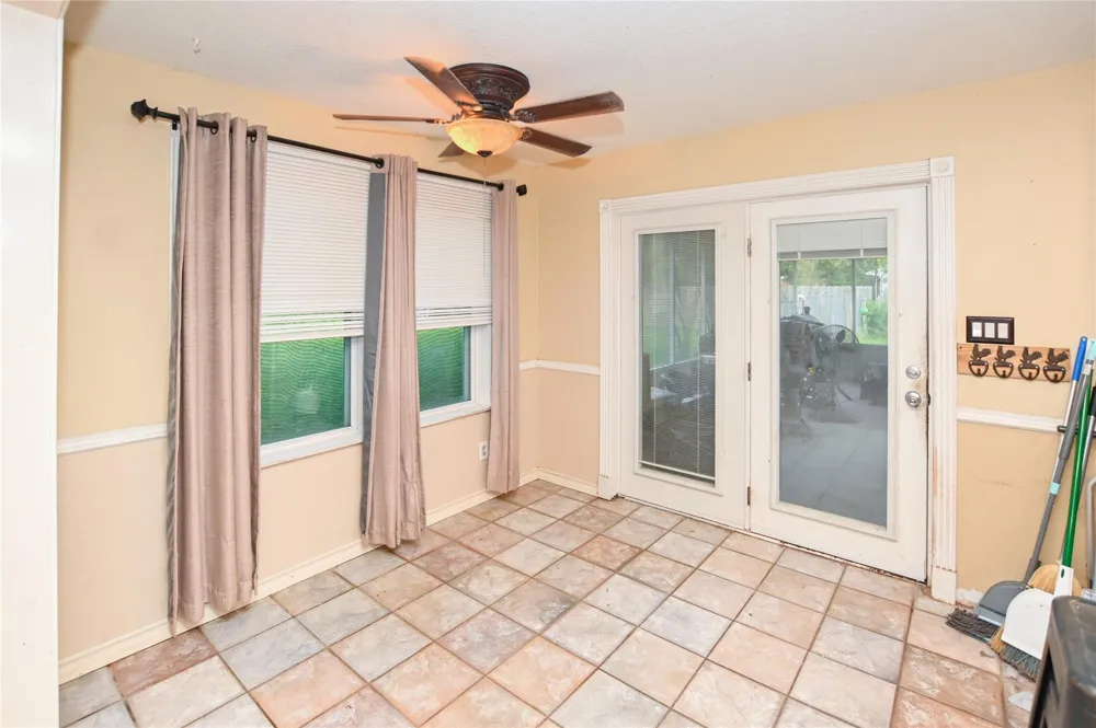 7301 Avenue L 1/2 Santa Fe, TX 77510
