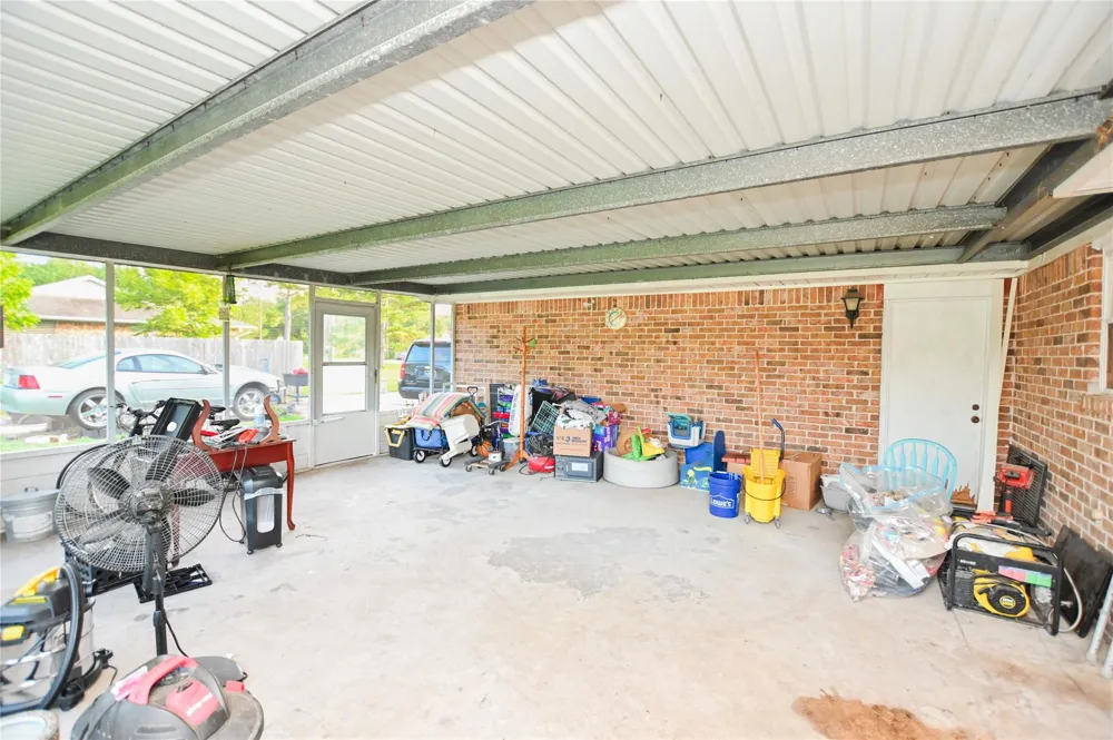 7301 Avenue L 1/2 Santa Fe, TX 77510