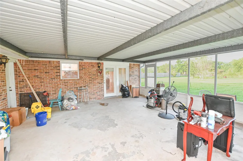 7301 Avenue L 1/2 Santa Fe, TX 77510
