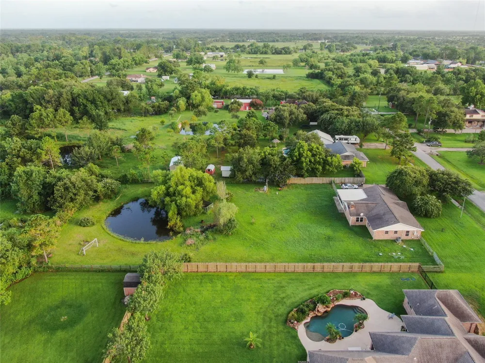 7301 Avenue L 1/2 Santa Fe, TX 77510