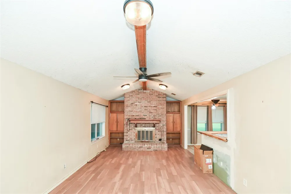 7301 Avenue L 1/2 Santa Fe, TX 77510