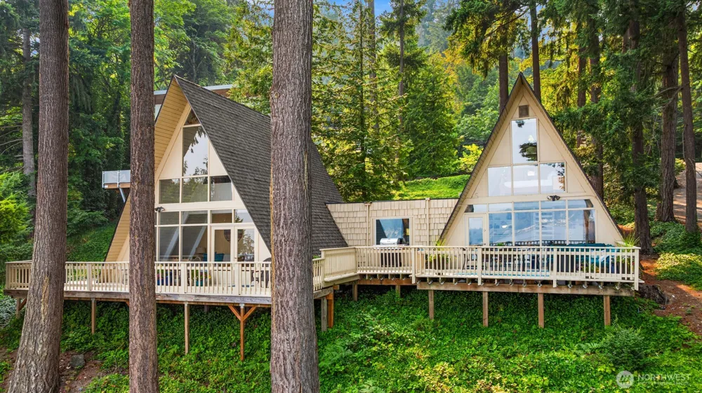 1602 W Lake Sammamish Parkway SE Bellevue, WA 98008