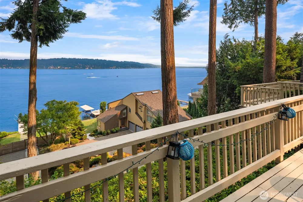 1602 W Lake Sammamish Parkway SE Bellevue, WA 98008