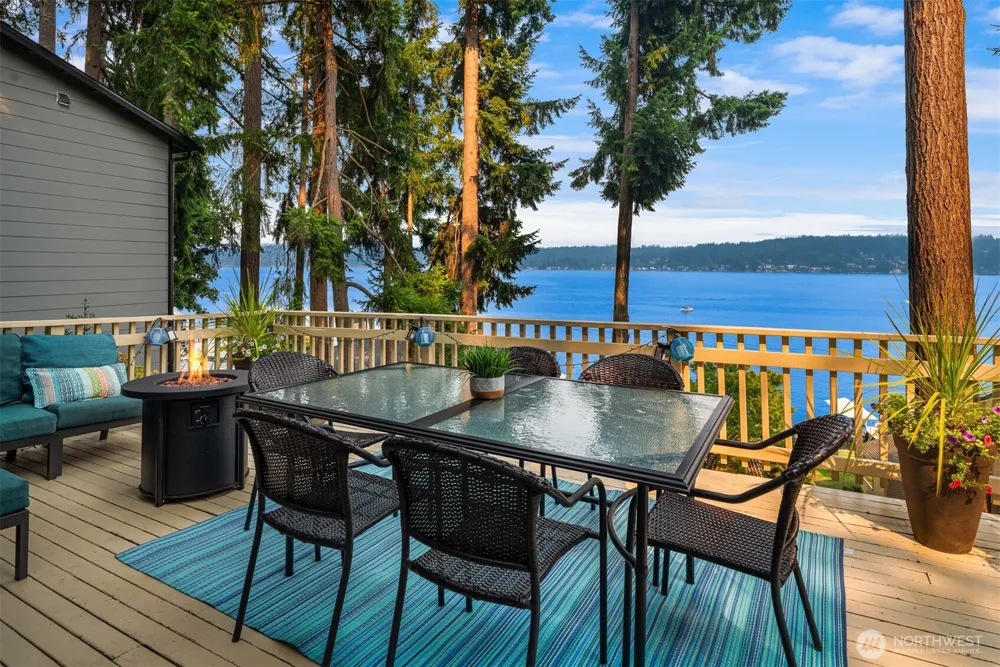 1602 W Lake Sammamish Parkway SE Bellevue, WA 98008