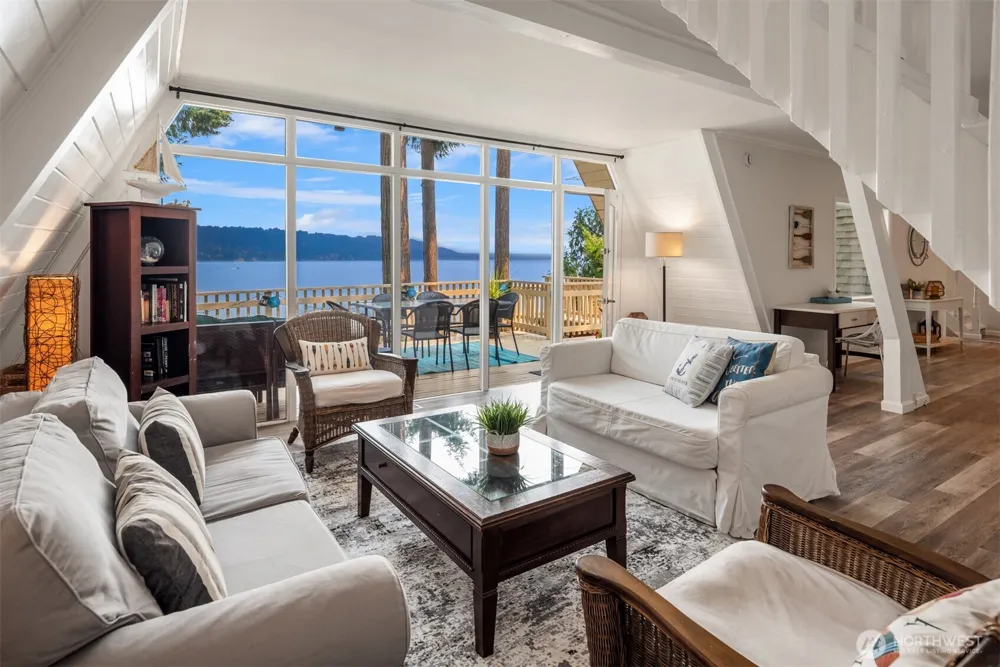 1602 W Lake Sammamish Parkway SE Bellevue, WA 98008