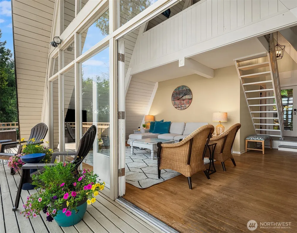 1602 W Lake Sammamish Parkway SE Bellevue, WA 98008