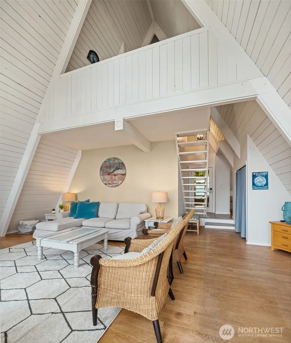 1602 W Lake Sammamish Parkway SE Bellevue, WA 98008