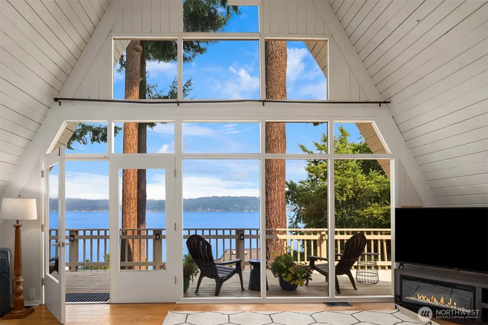 1602 W Lake Sammamish Parkway SE Bellevue, WA 98008