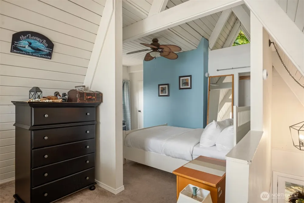 1602 W Lake Sammamish Parkway SE Bellevue, WA 98008