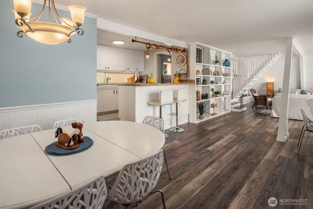1602 W Lake Sammamish Parkway SE Bellevue, WA 98008