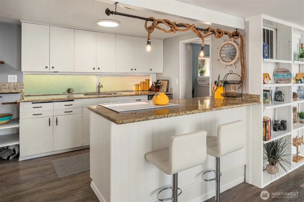 1602 W Lake Sammamish Parkway SE Bellevue, WA 98008