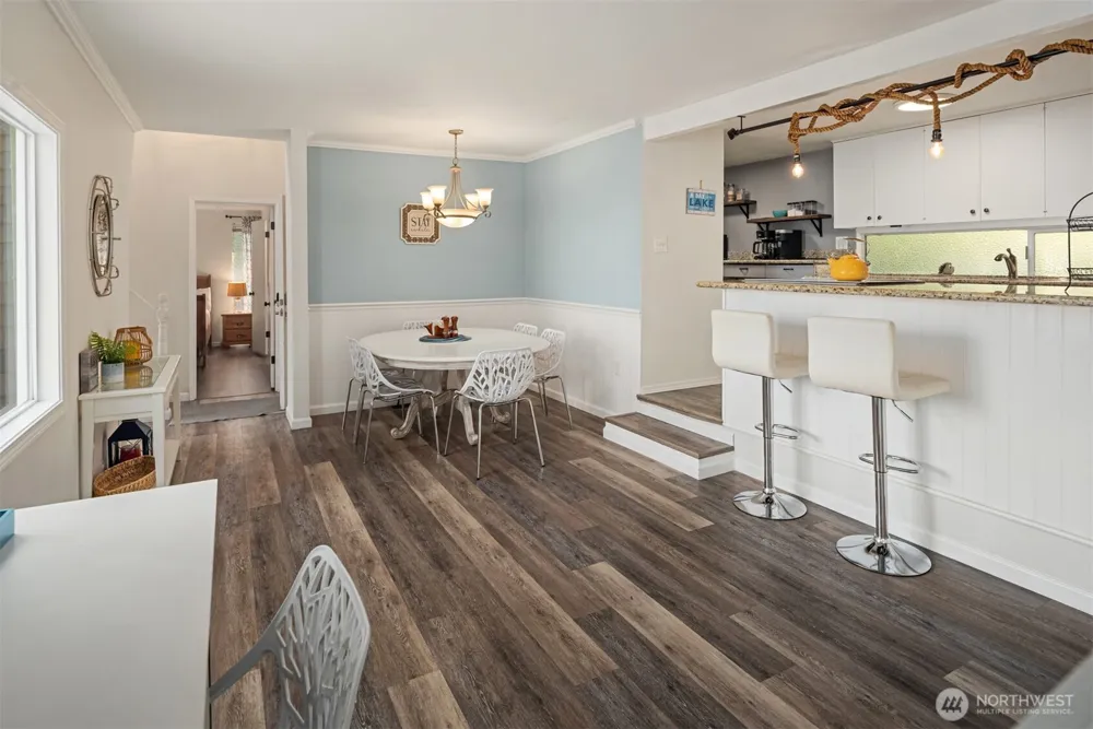 1602 W Lake Sammamish Parkway SE Bellevue, WA 98008