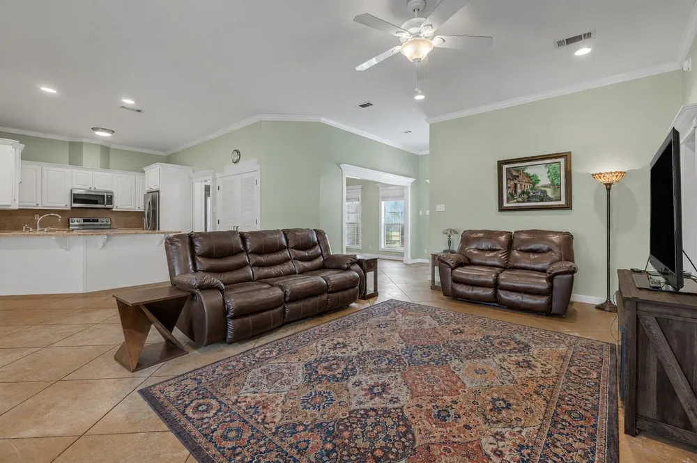 11885 Golden Mist College Station, TX 77845