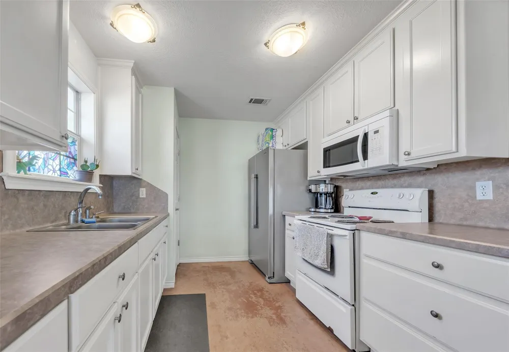 11885 Golden Mist College Station, TX 77845