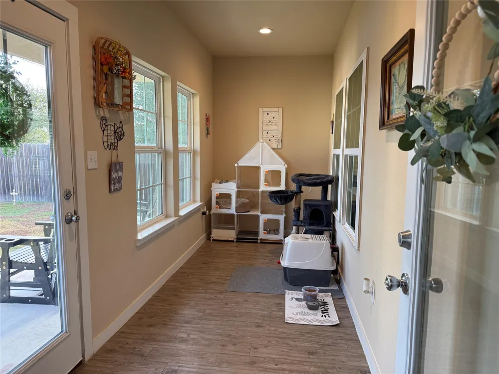 620 W Sheldon Avenue Thrall, TX 76578