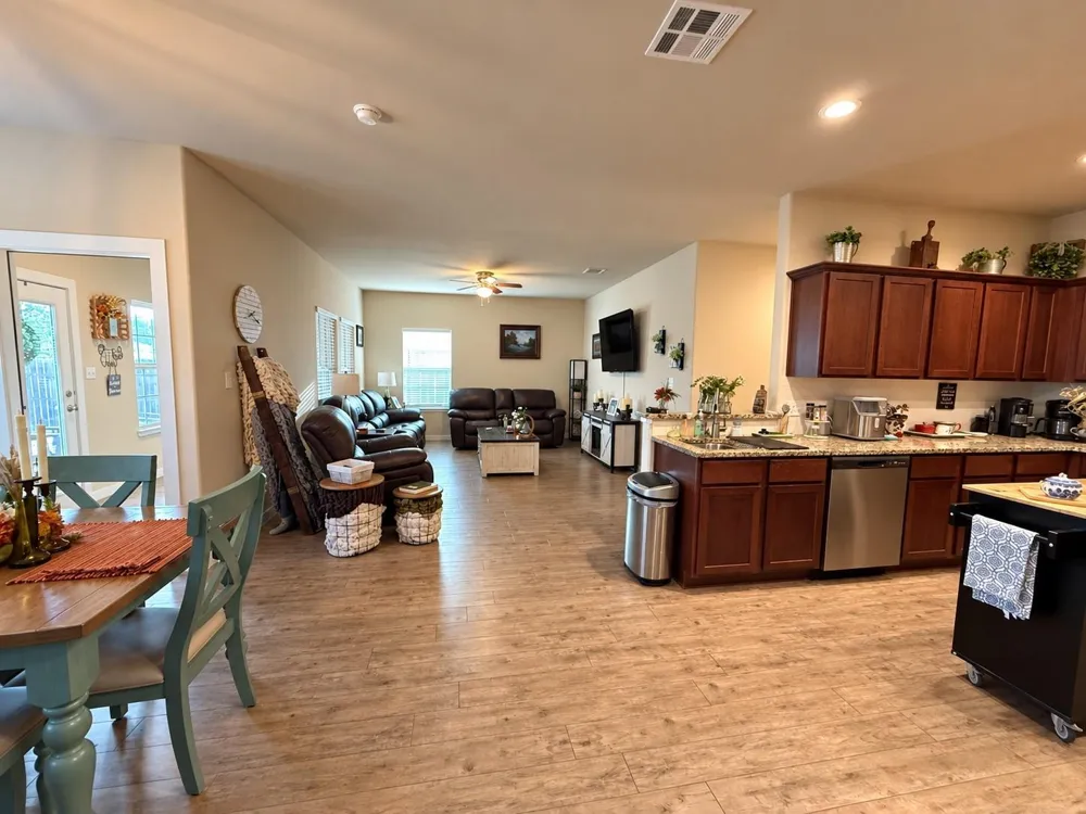 620 W Sheldon Avenue Thrall, TX 76578