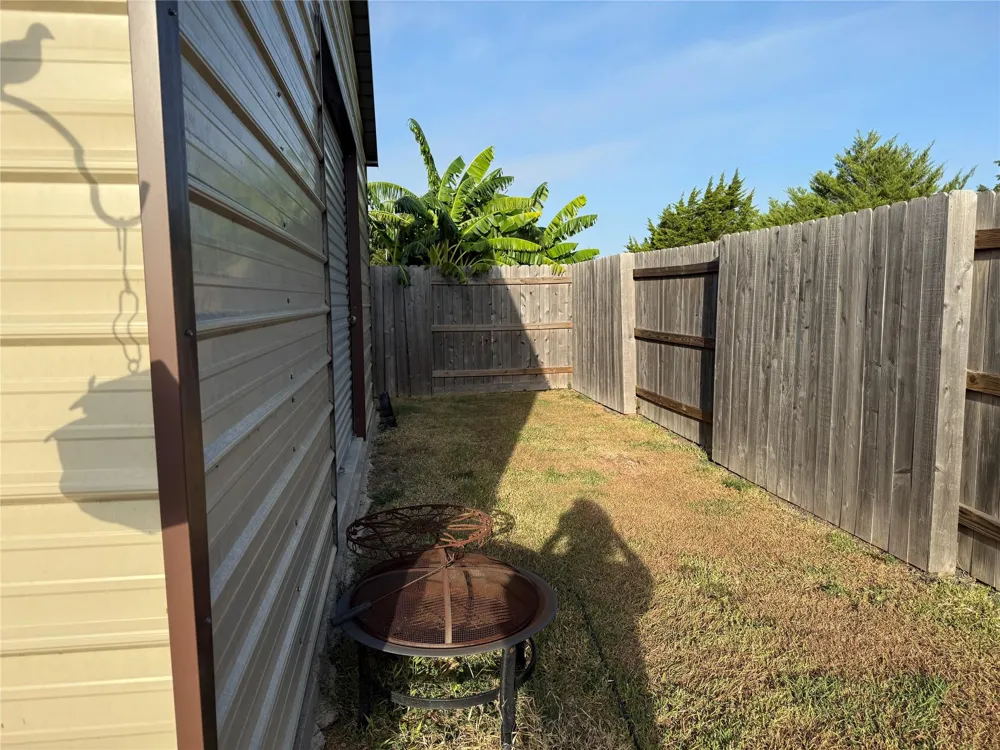 620 W Sheldon Avenue Thrall, TX 76578
