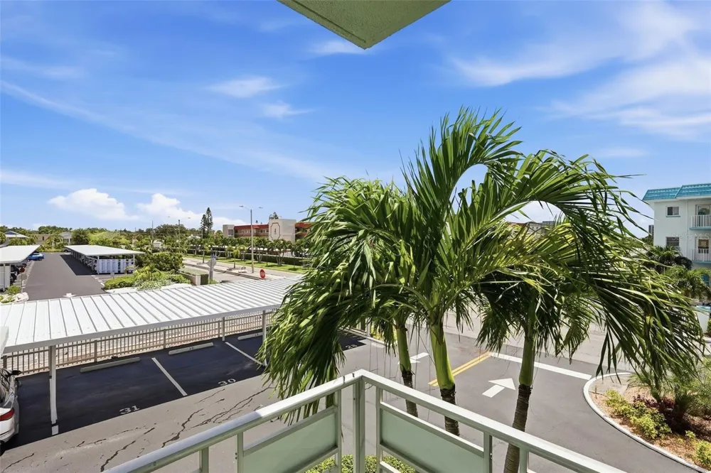 5935 30TH AVENUE S #214 Gulfport, FL 33707