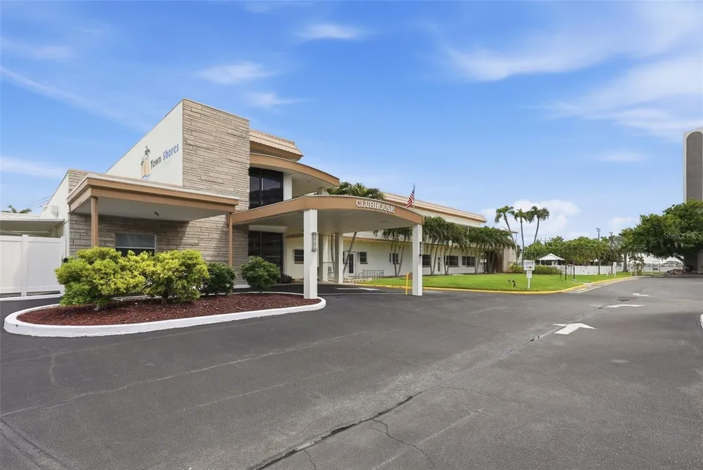 5935 30TH AVENUE S #214 Gulfport, FL 33707