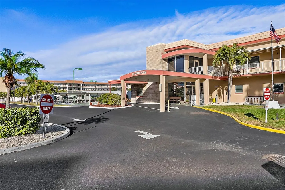 5935 30TH AVENUE S #214 Gulfport, FL 33707