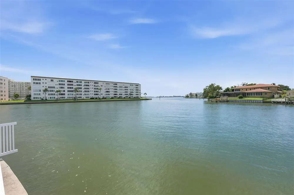 5935 30TH AVENUE S #214 Gulfport, FL 33707