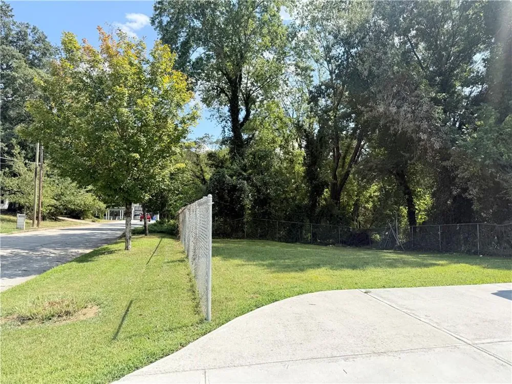 1759 Bolton Road NW Atlanta, GA 30318
