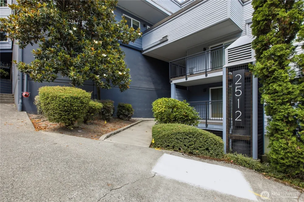 2512 E Madison Street #303 Seattle, WA 98112