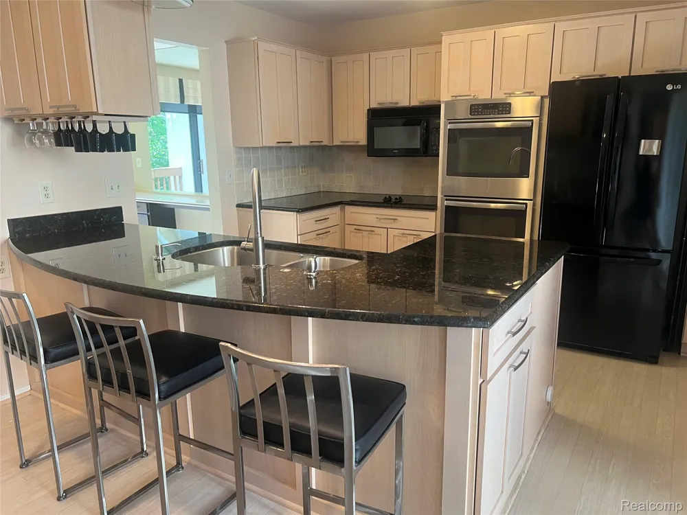 5529 Walnut Circle W West Bloomfield Charter Township, MI 48322