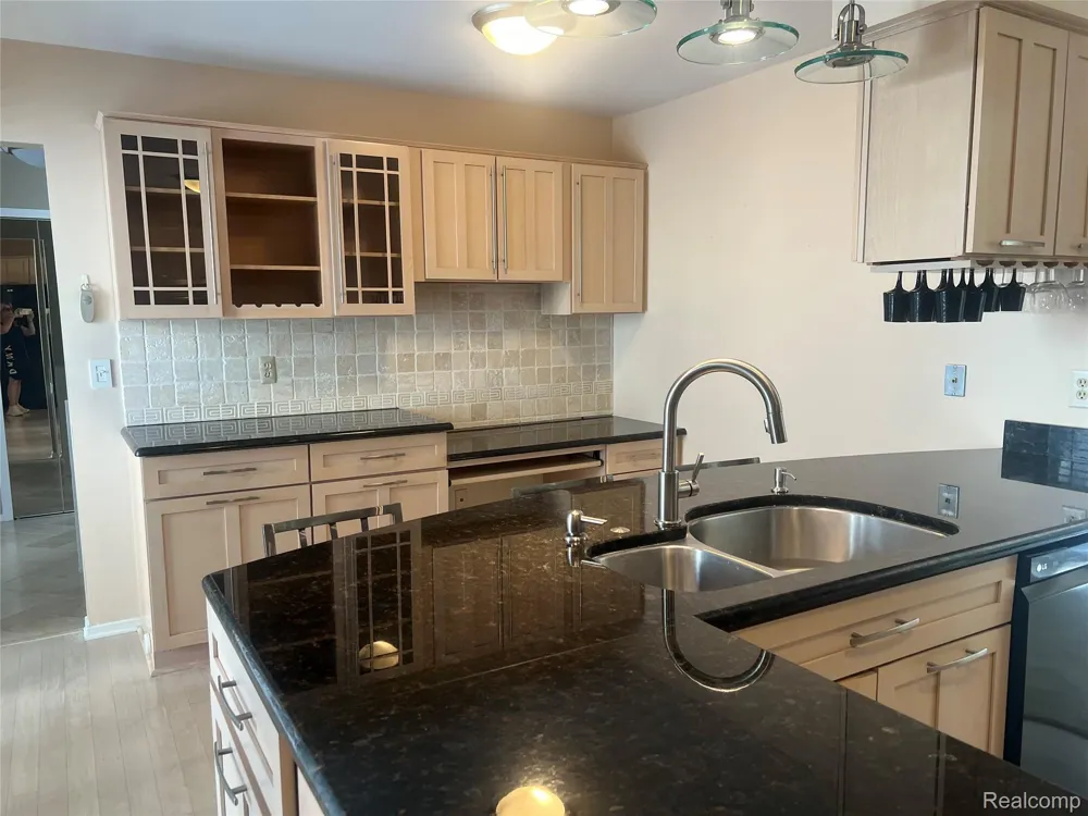 5529 Walnut Circle W West Bloomfield Charter Township, MI 48322
