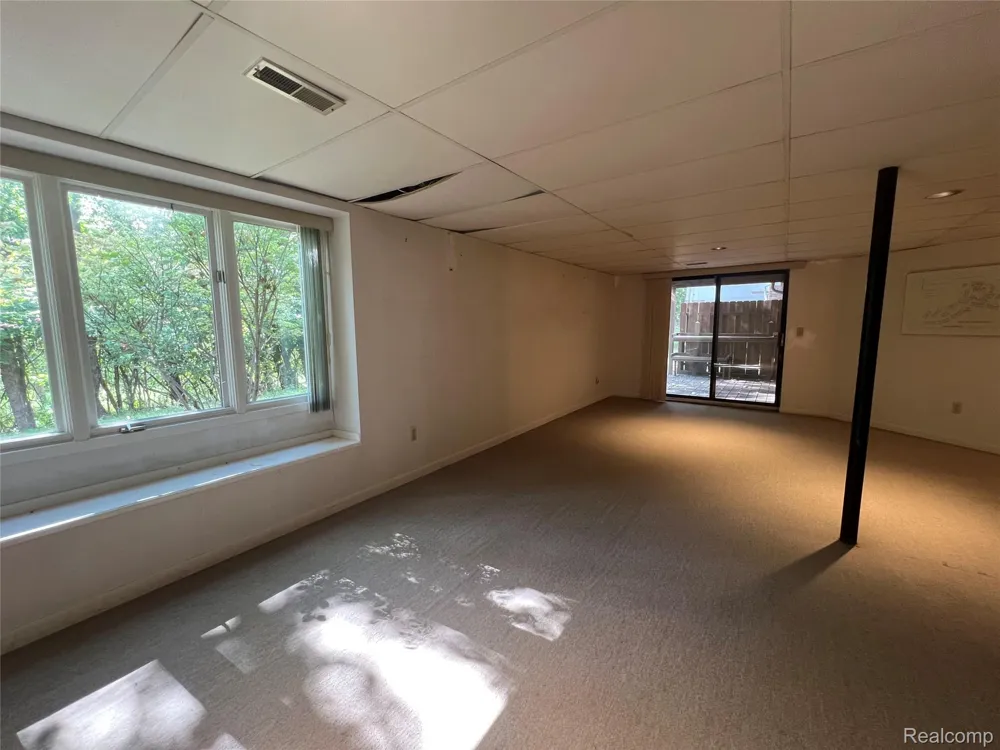 5529 Walnut Circle W West Bloomfield Charter Township, MI 48322
