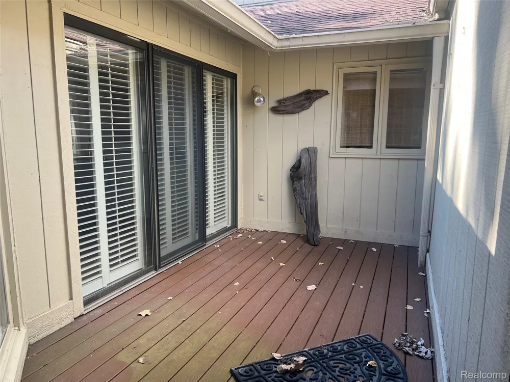 5529 Walnut Circle W West Bloomfield Charter Township, MI 48322