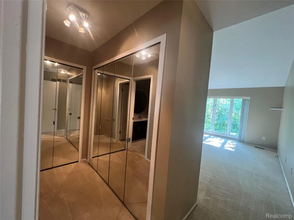 5529 Walnut Circle W West Bloomfield Charter Township, MI 48322