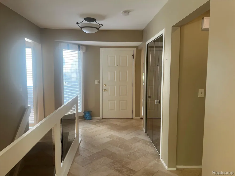 5529 Walnut Circle W West Bloomfield Charter Township, MI 48322