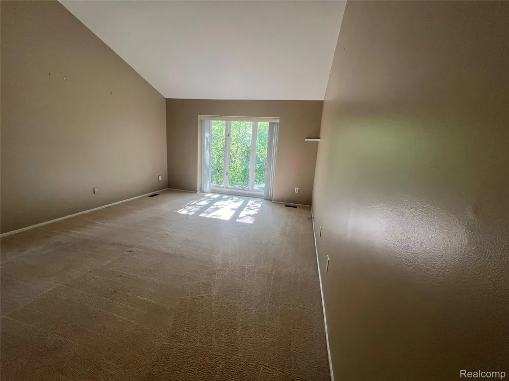 5529 Walnut Circle W West Bloomfield Charter Township, MI 48322