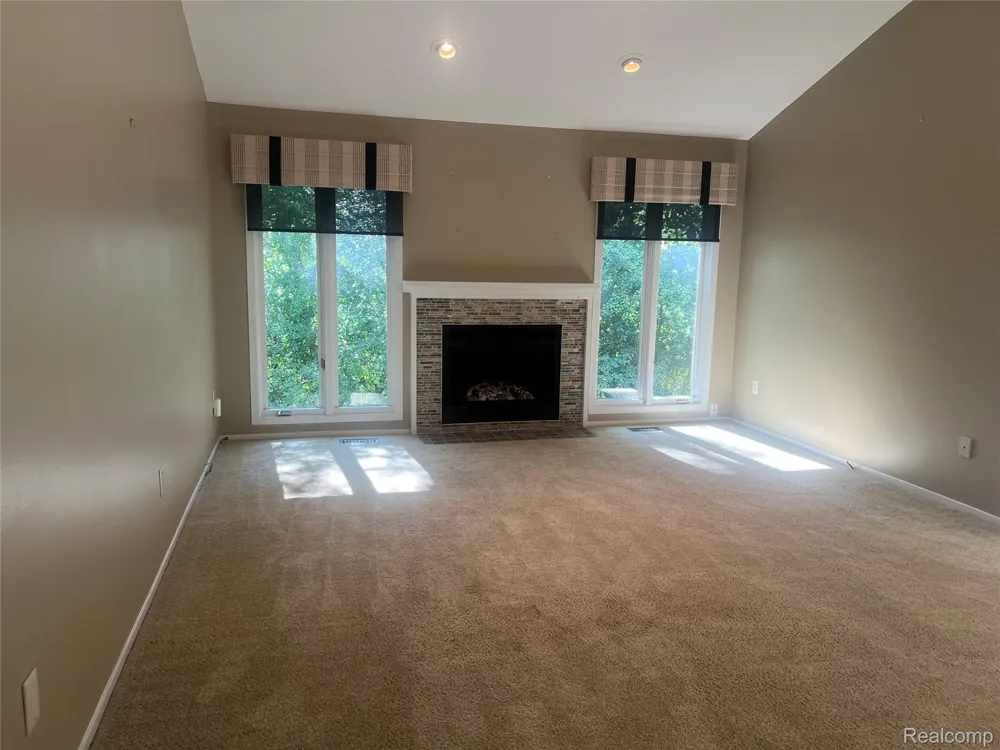 5529 Walnut Circle W West Bloomfield Charter Township, MI 48322