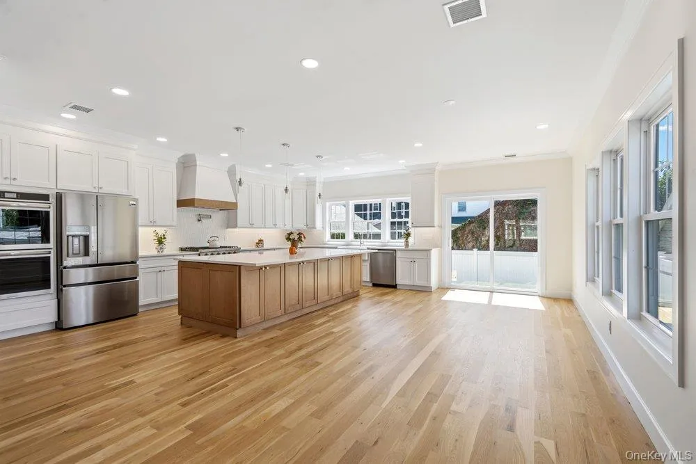 101 Brown Street Mineola, NY 11501