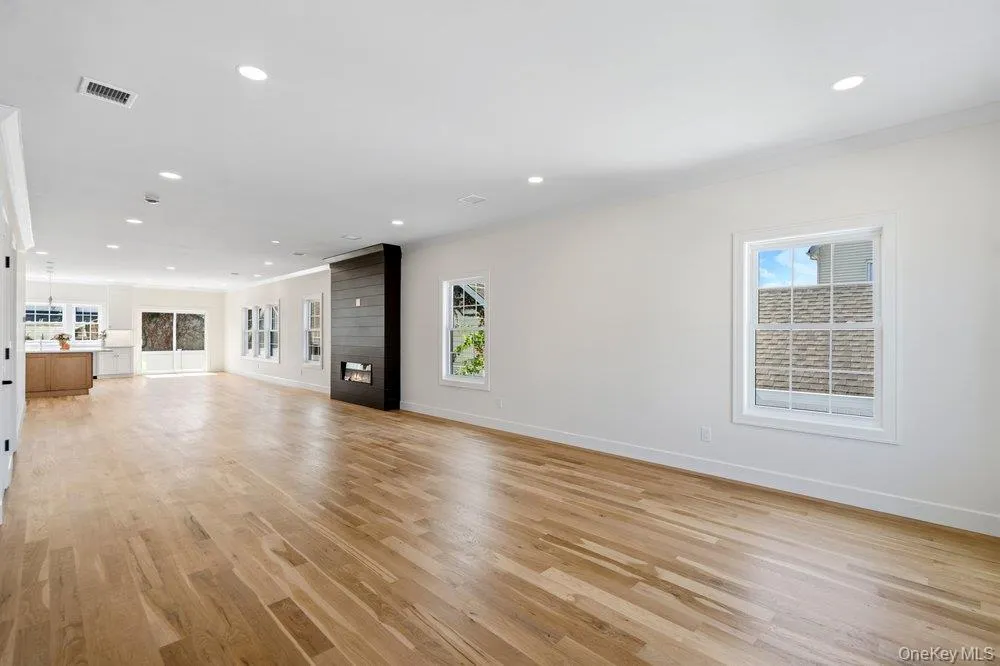 101 Brown Street Mineola, NY 11501