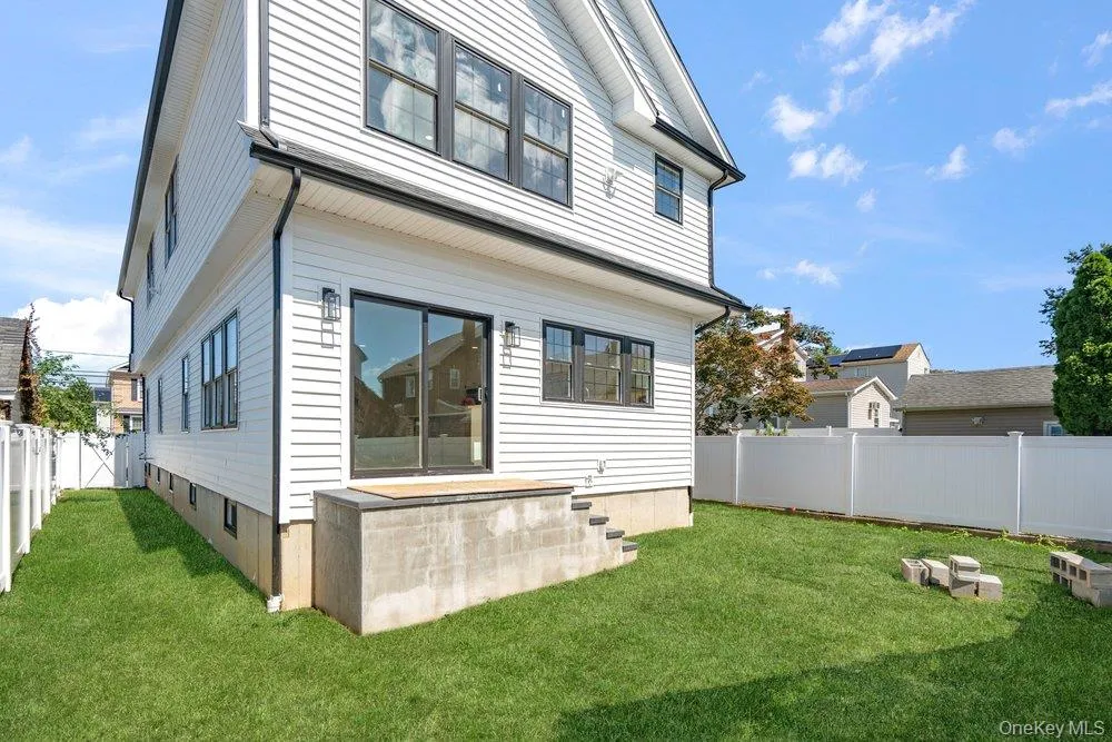 101 Brown Street Mineola, NY 11501