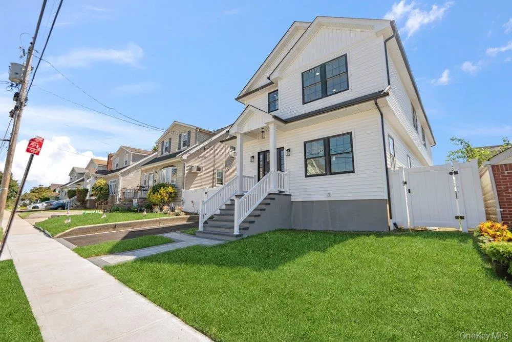 101 Brown Street Mineola, NY 11501