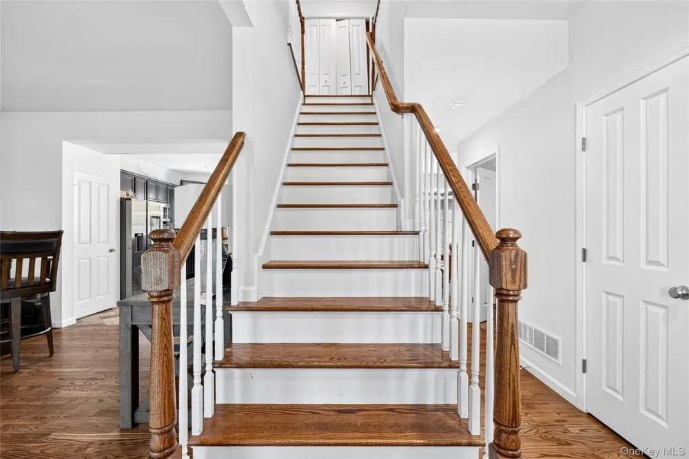 14 Hopkins Court Washingtonville, NY 10992