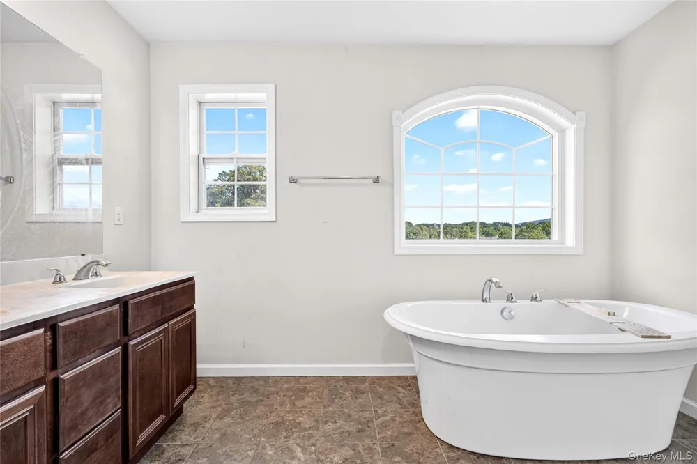 14 Hopkins Court Washingtonville, NY 10992