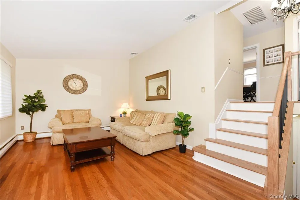 216 Linden Street Massapequa Park, NY 11762